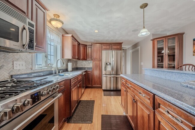 Building Photo - 9 Kettle Way