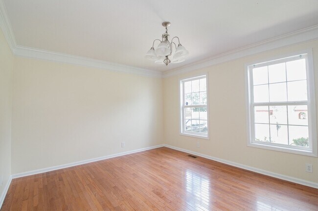 Building Photo - 2498 Hattington Dr