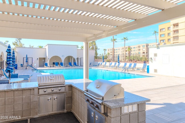 Building Photo - 7870 E Camelback Rd