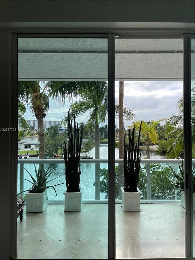 Building Photo - 16500 Collins Ave