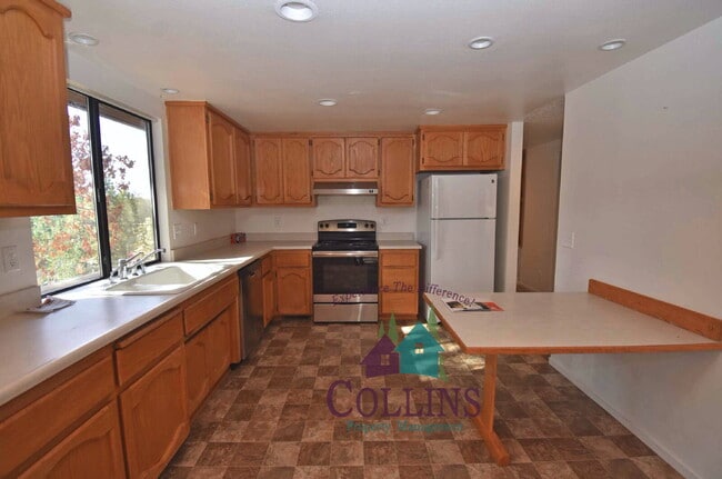 Building Photo - Comfortable 2-Bedroom Home in Lake Wildwood