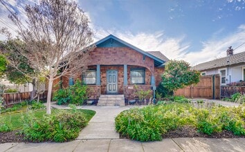 Building Photo - Quaint and Cozy One-Story Craftsman-style Home nestled in the sought-after Sunnyvale neighborhood...