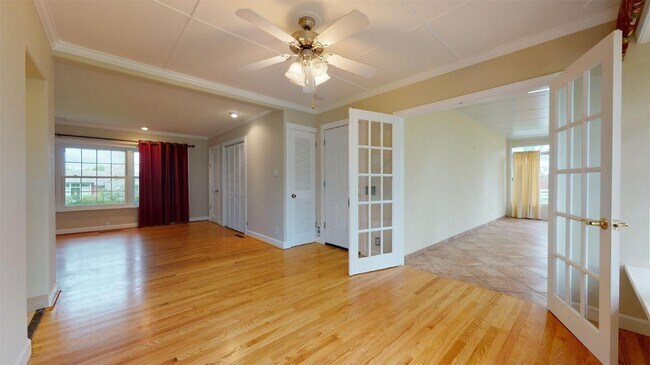 Building Photo - 31 S Tealwood Dr