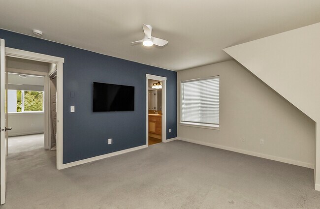 Building Photo - 14810 9th Dr SE