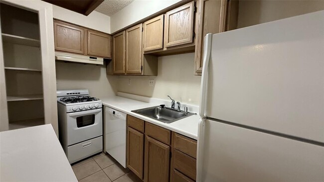 Building Photo - 1328 Bomar St