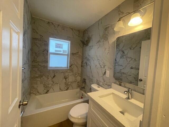 Building Photo - 304 N Tamarind Ave