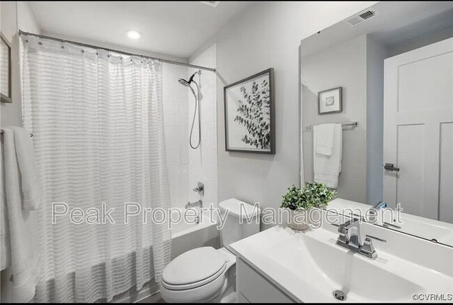Building Photo - 348 Crofton Village Terrace