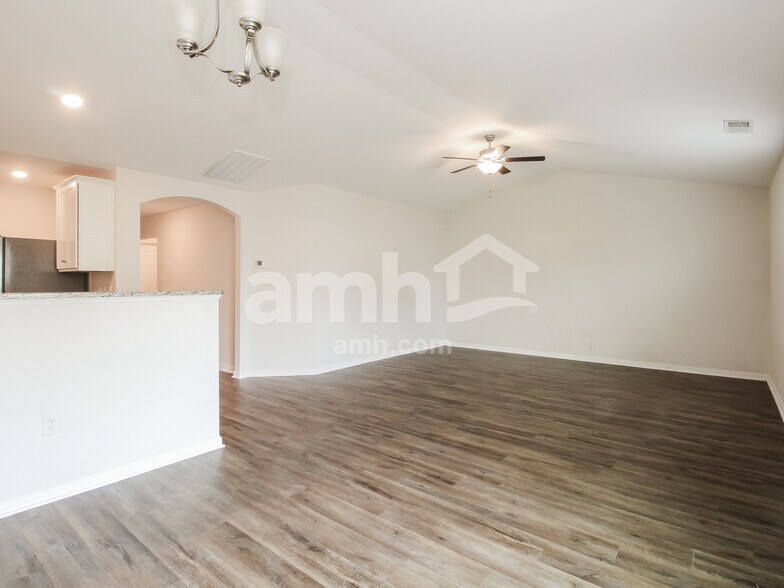 Building Photo - 7113 Boykin Spaniel Way