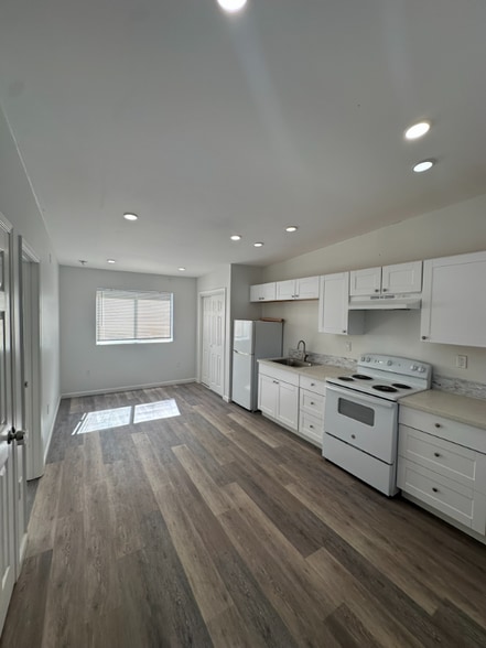Primary Photo - 201 Eaton Way