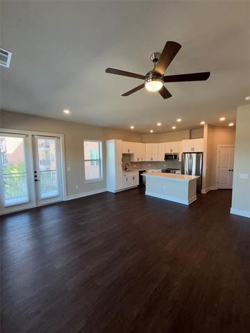 Building Photo - 111 Town Pl