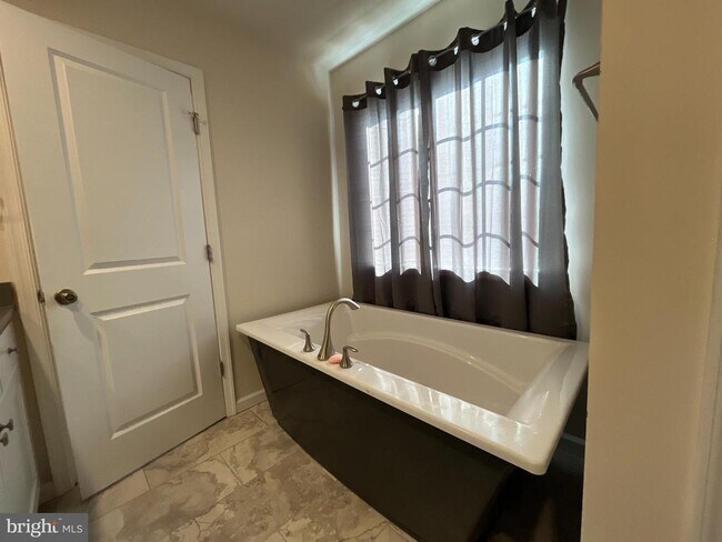 Building Photo - 13046 Monterey Ln