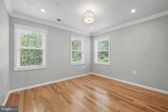 Building Photo - 9913 Rosewood Hill Cir