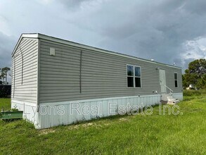 Building Photo - 8086 Heck Dr