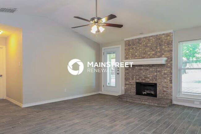 Building Photo - 3 Bedroom Pet-Friendly Home in ROCKWALL, T...