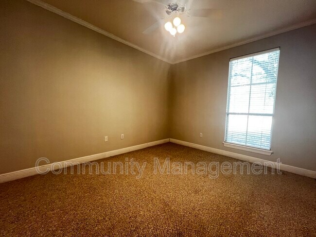 Building Photo - 6011 Riverbrook Dr