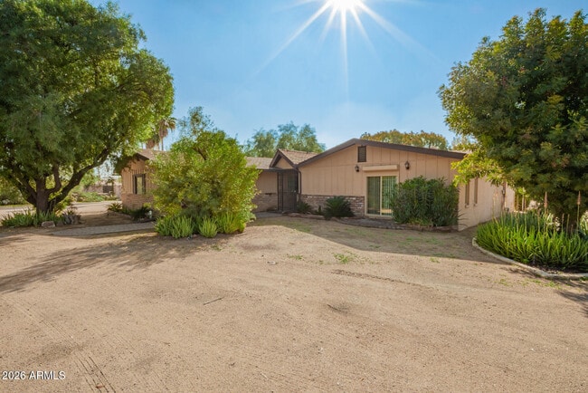 Building Photo - 6419 E Cactus Rd