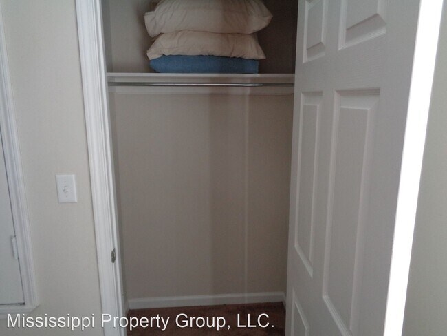 Building Photo - 3 br, 3 bath House - 1602 Jackson Avenue W...