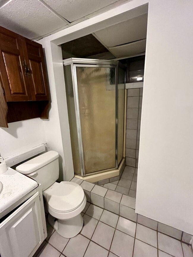 Building Photo - Three Bedroom Single Family House