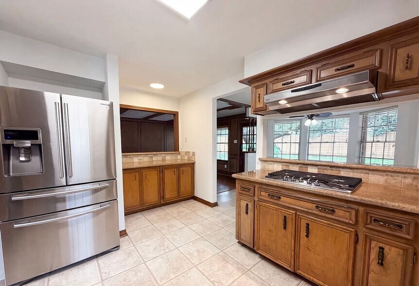 Building Photo - 5614 Spanish Oak Dr
