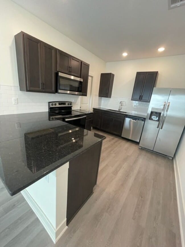Building Photo - 5140/42 Chase Cir