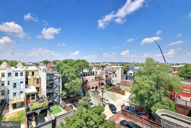 Building Photo - 1329 Irving St NW
