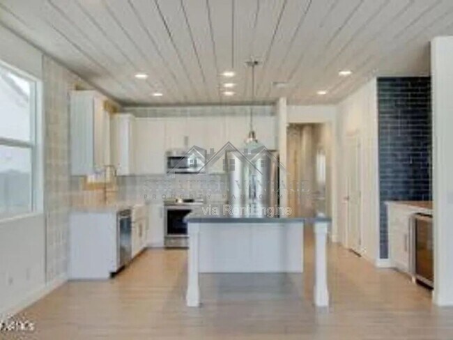 Building Photo - 37755 N Bentgrass Rd