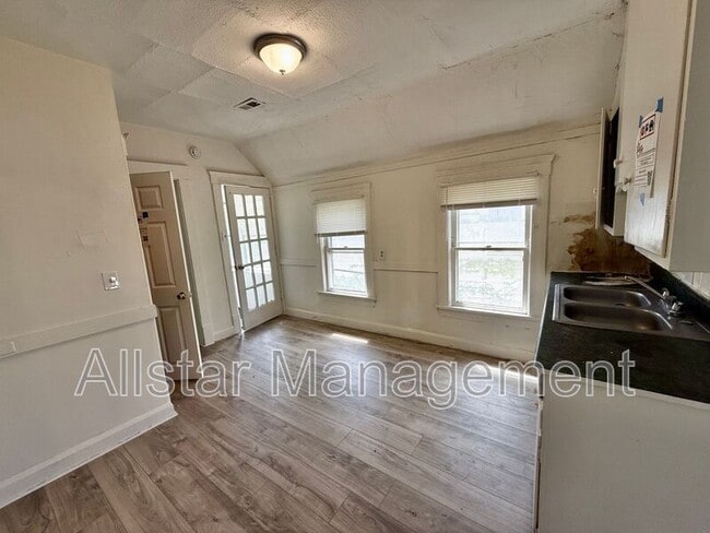 Building Photo - 3617 W 46th St