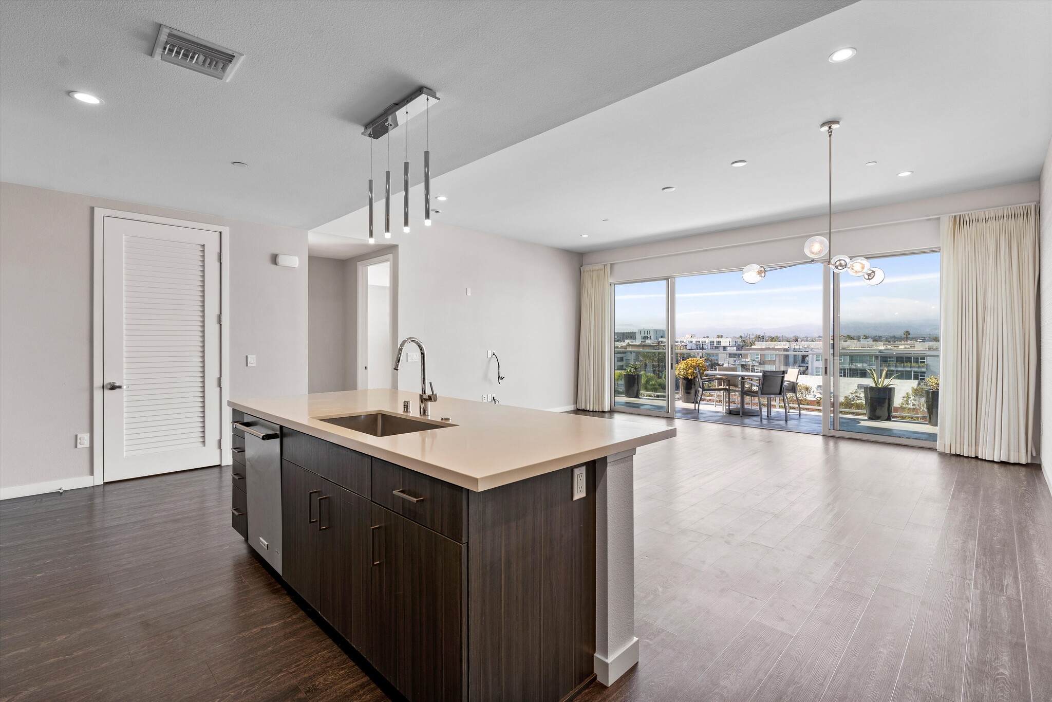 Building Photo - 4140 Glencoe Ave