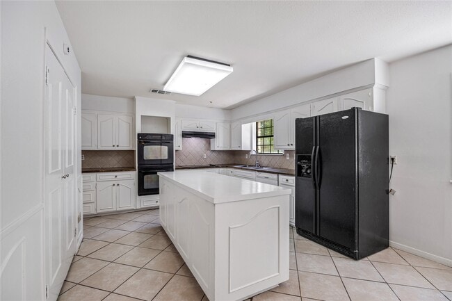 Building Photo - 11906 Pepperdine Ln