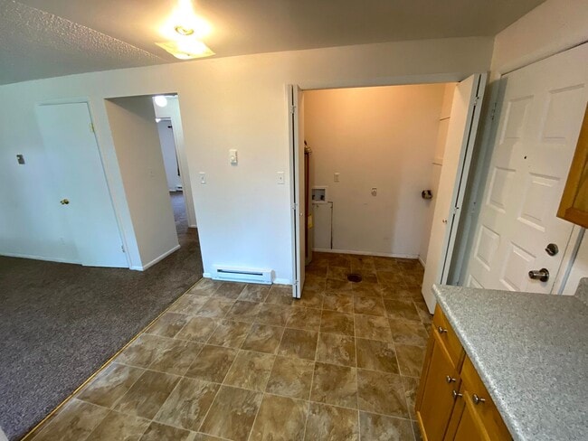 Building Photo - 810 Mary Anne Dr