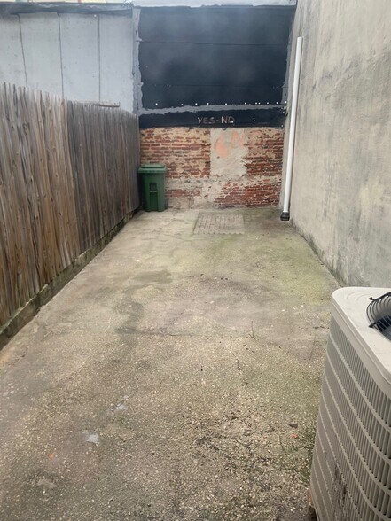 Building Photo - 117 S Wolfe St