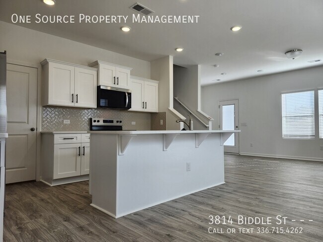 Building Photo - 3814 Biddle St