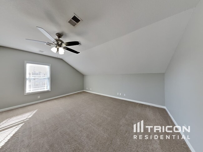 Building Photo - 1321 Loren Circle