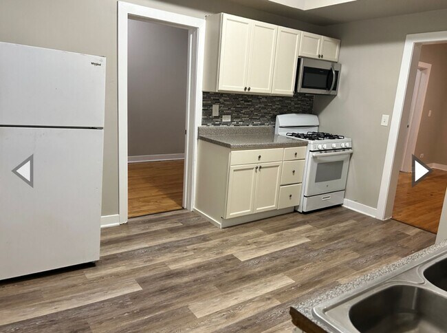 Building Photo - 1500 48th Ct