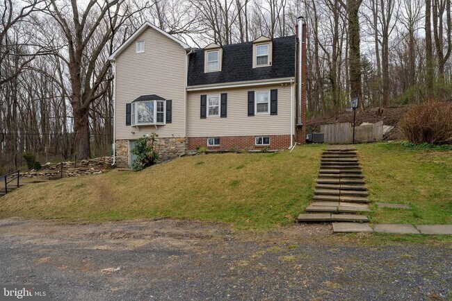 Building Photo - 3140 Basford Rd