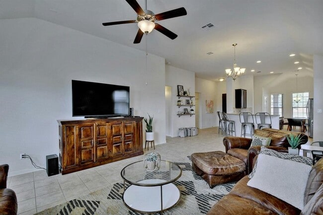 Building Photo - 2208 Granite Hill Dr