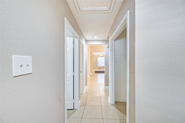 Building Photo - 21115 Rushing Creek Ln