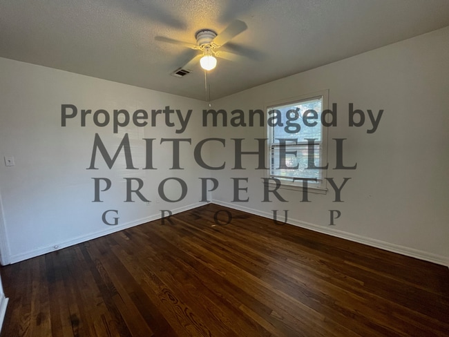 Building Photo - Welcome to 3610 S Lipscomb! 2 bedroom 1 ba...