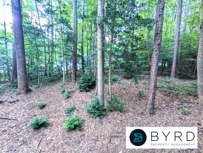 Building Photo - 13300 Farm Crest Ct