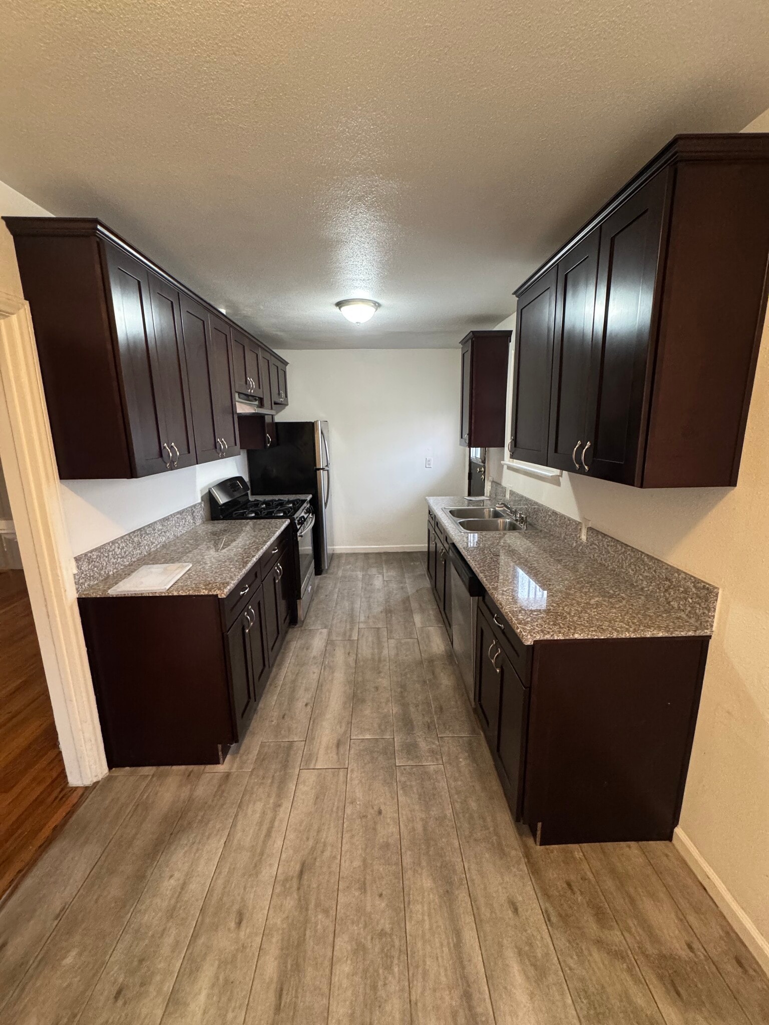 Building Photo - 5767 San Vicente Blvd