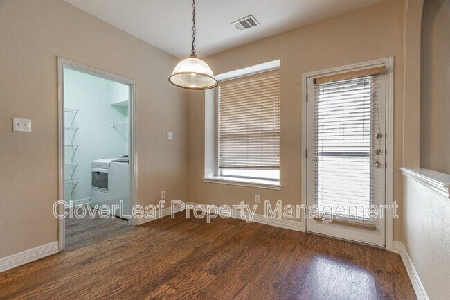 Building Photo - 6323 Big Bend Cove