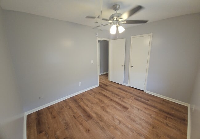 Building Photo - 5418 Planter Ct