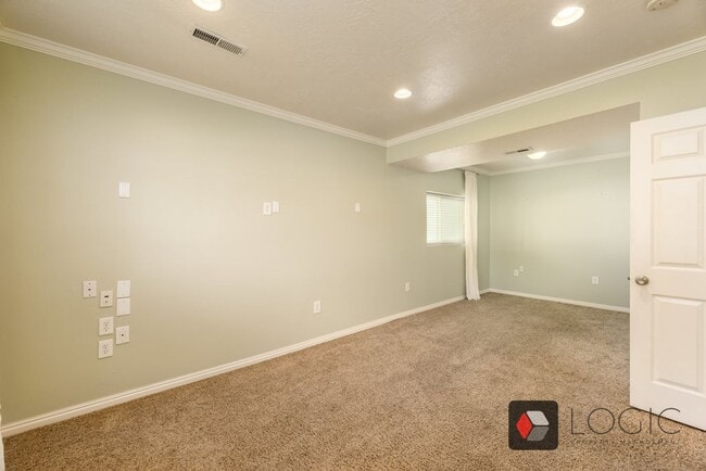 Building Photo - 835 W 2400 N St