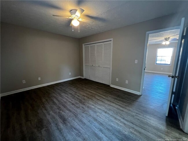 Building Photo - 1429 Ireland Dr