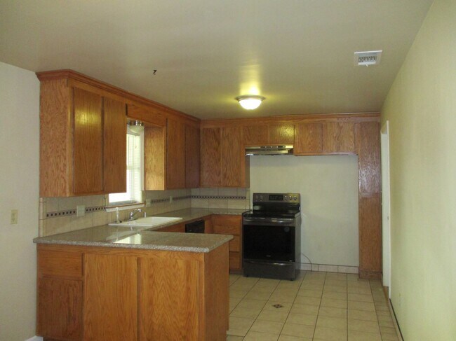 Kitchen looking from dinning room - 217 El Vista Ave