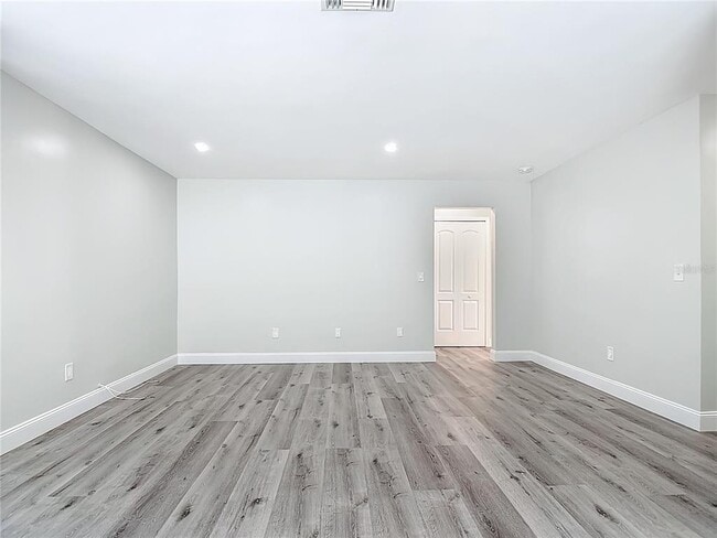 Building Photo - 620 N Barfield Dr