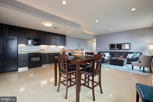 Building Photo - 1011 Arlington Blvd