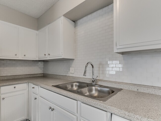 Building Photo - Seminole Ridge Apartments