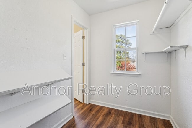 Building Photo - 1519 Elder Ave