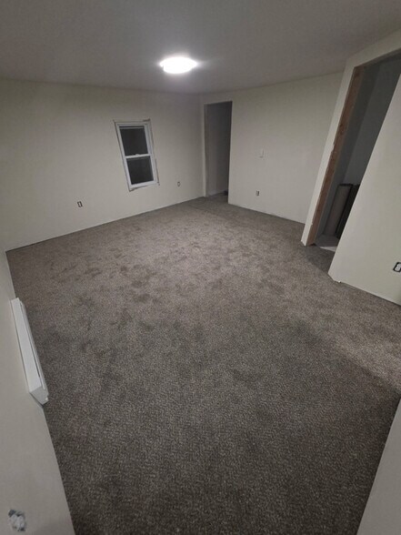 Building Photo - 952 South St